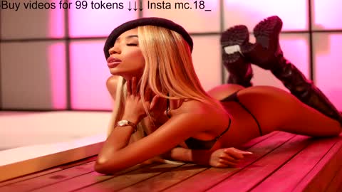 Snapshot of lilipinkette chatting on January 2025 02:58:02 AM Lili online show from January 2025 02:58:02 AM