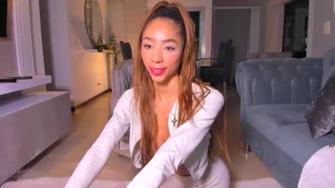 Snapshot of lilipinkette chatting on December 2025 02:17:01 AM Lili online show from December 2025 02:17:01 AM