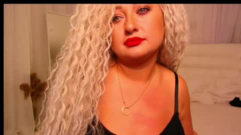 Snapshot of lilit_1love chatting on September 2025 05:35:01 PM Lilit online show from September 2025 05:35:01 PM