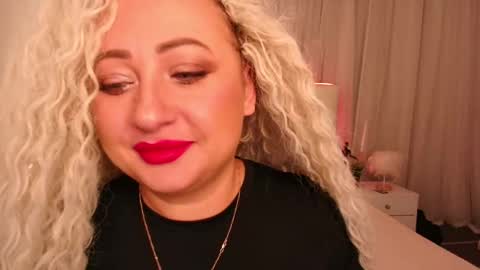 Snapshot of lilit_1love chatting on October 2025 04:46:01 PM Lilit online show from October 2025 04:46:01 PM