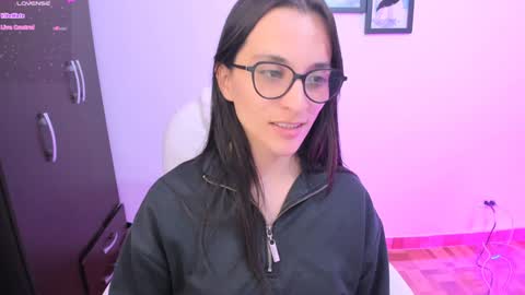 Snapshot of lilith01_ chatting on February 2025 09:48:01 PM Leidy online show from February 2025 09:48:01 PM