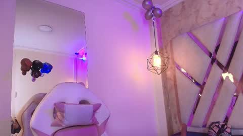   online show from December 2025 07:51:02 PM