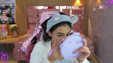 Snapshot of lilith_petit_sub chatting on October 2025 04:22:02 AM Lilith online show from October 2025 04:22:02 AM