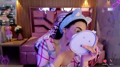 Snapshot of lilith_petit_sub chatting on October 2025 03:51:02 AM Lilith online show from October 2025 03:51:02 AM