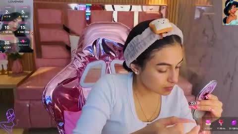 Snapshot of lilith_petit_sub chatting on November 2025 03:18:02 AM Lilith online show from November 2025 03:18:02 AM