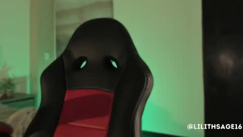 lilith_sage_ online show from October 2025 11:27:02 AM