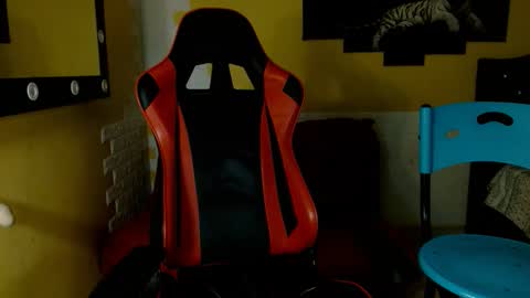 Lilith online show from November 2025 08:35:02 PM