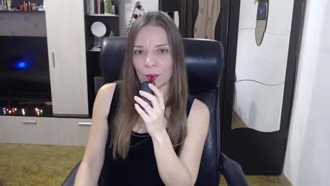 lilith small21 online show from December 2025 09:15:01 AM