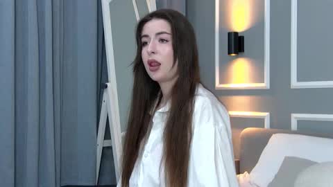 Lilith online show from November 2025 12:42:01 PM