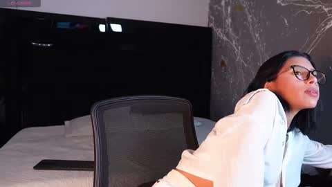 Snapshot of lilithluxorr chatting on November 2025 01:00:02 PM Lilith luxorr online show from November 2025 01:00:02 PM