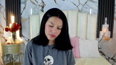 Lilith  online show from December 2025 05:06:02 AM