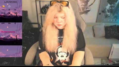 LilithNelson online show from October 2025 05:45:02 PM