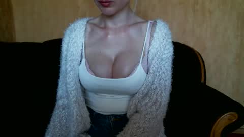Snapshot of lilithris chatting on May 2026 04:14:02 PM Lenkaa777 online show from May 2026 04:14:02 PM