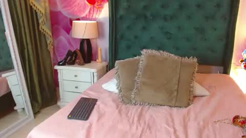 Snapshot of lilithsnoop chatting on December 2025 07:53:02 PM Lilith Snoop online show from December 2025 07:53:02 PM