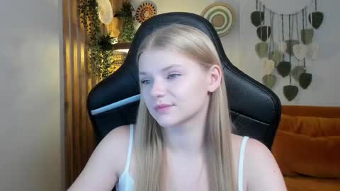 Snapshot of lilitrosen chatting on October 2025 05:12:02 PM lilitrosen online show from October 2025 05:12:02 PM