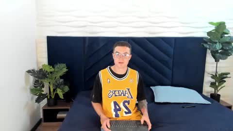 Snapshot of liljames_ chatting on November 2025 08:02:01 PM Lil James online show from November 2025 08:02:01 PM