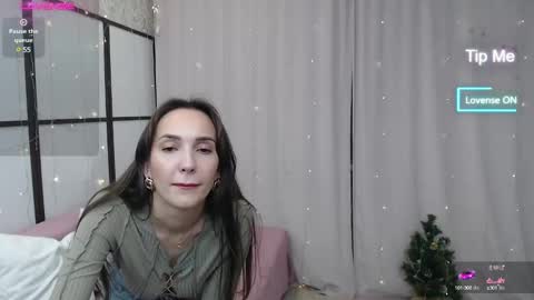 Snapshot of lillian_clark7 chatting on December 2024 06:10:01 PM Lillian online show from December 2024 06:10:01 PM