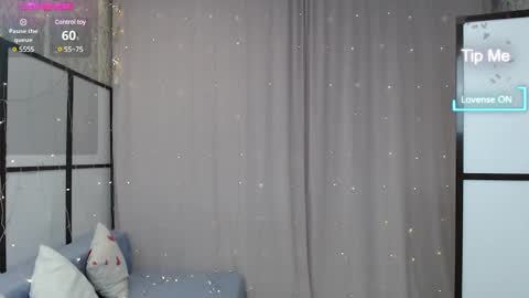 Snapshot of lillian_clark7 chatting on February 2025 07:44:02 AM Lillian online show from February 2025 07:44:02 AM