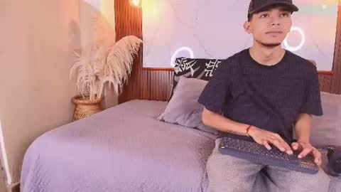 lillian_lee1 online show from June 2026 05:35:02 PM