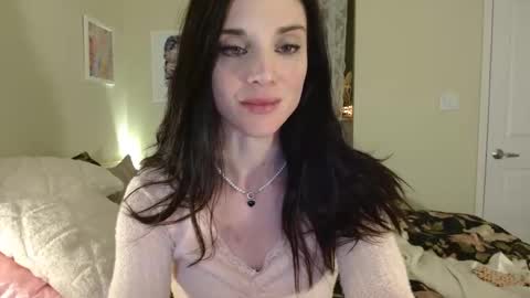 Snapshot of lillian_rose chatting on January 2025 04:26:01 AM Lillian Rose online show from January 2025 04:26:01 AM