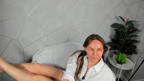 lillian_white1 online show from February 2025 11:01:02 AM