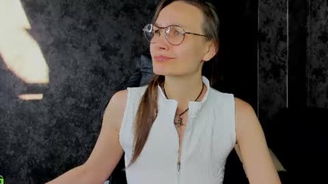 lillian_white1 online show from June 2026 12:57:02 AM