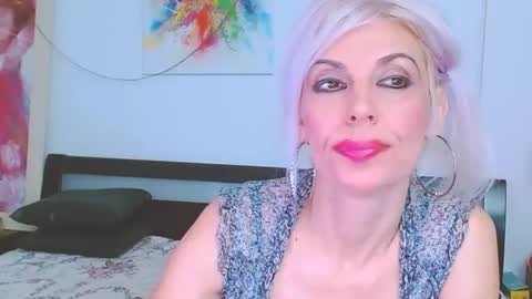 Lara online show from January 2025 08:53:01 PM