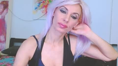 Lara online show from February 2025 07:41:01 AM