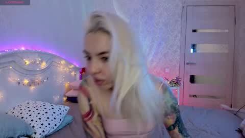 Snapshot of lillimooore chatting on September 2025 11:20:01 PM LilliMoore online show from September 2025 11:20:01 PM