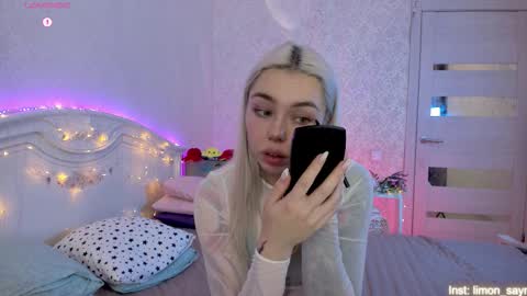 Snapshot of lillimooore chatting on October 2025 11:36:01 PM LilliMoore online show from October 2025 11:36:01 PM