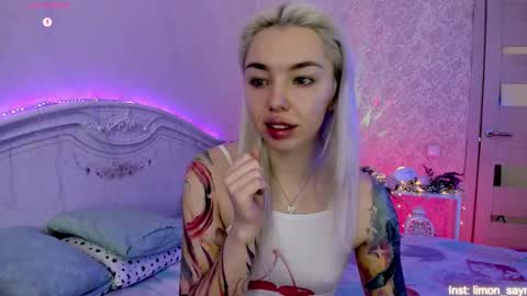 Snapshot of lillimooore chatting on November 2025 11:04:02 PM LilliMoore online show from November 2025 11:04:02 PM