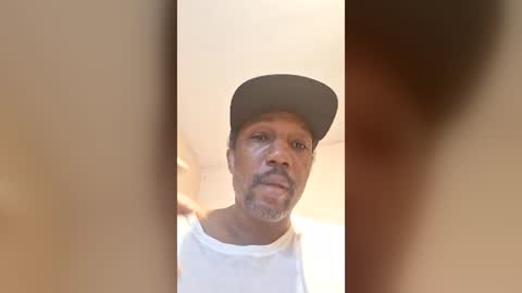 Snapshot of lillokey1 chatting on June 2026 01:41:02 AM lillokey1 online show from June 2026 01:41:02 AM