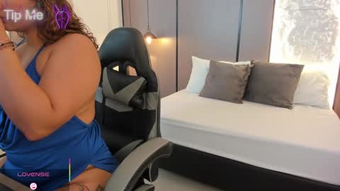 L I L L Y online show from October 2025 12:35:01 PM