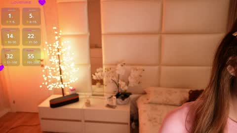 Snapshot of lilly_colins chatting on April 2026 07:58:02 PM Lilly Colins online show from April 2026 07:58:02 PM