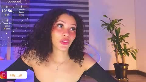 Snapshot of lilly_dollss chatting on December 2024 03:47:02 PM Sofia online show from December 2024 03:47:02 PM