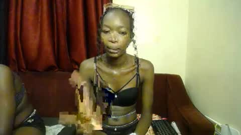 Snapshot of lilly_freak chatting on February 2026 05:31:01 PM Des online show from February 2026 05:31:01 PM