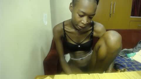 Snapshot of lilly_freak chatting on March 2026 07:12:01 AM Des online show from March 2026 07:12:01 AM