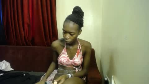 Snapshot of lilly_freak chatting on March 2026 02:44:01 PM Des online show from March 2026 02:44:01 PM