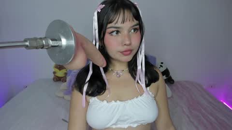 Snapshot of lilly_kinky chatting on December 2024 11:25:01 PM Lilly online show from December 2024 11:25:01 PM