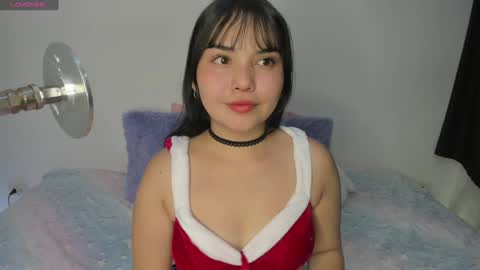 Snapshot of lilly_kinky chatting on December 2024 01:31:02 AM Lilly online show from December 2024 01:31:02 AM