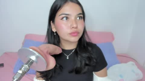 Snapshot of lilly_kinky chatting on February 2025 03:23:02 AM Lilly online show from February 2025 03:23:02 AM