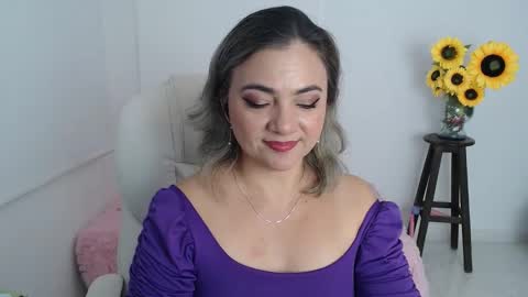 Snapshot of lilly_milf chatting on November 2025 02:17:01 PM Lilly online show from November 2025 02:17:01 PM