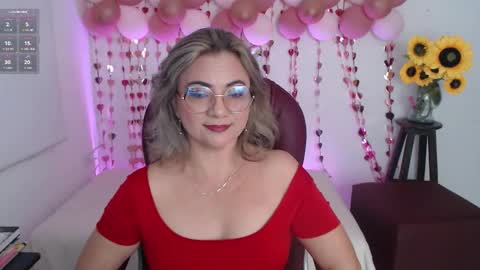 Snapshot of lilly_milf chatting on January 2026 01:15:01 PM Lilly online show from January 2026 01:15:01 PM
