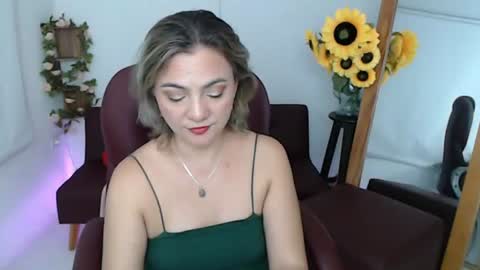 Snapshot of lilly_milf chatting on July 2026 03:36:02 PM Lilly online show from July 2026 03:36:02 PM