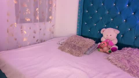 Lilly Peach online show from April 2026 04:10:02 AM