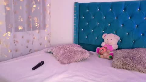 Lilly Peach online show from May 2026 04:07:02 AM
