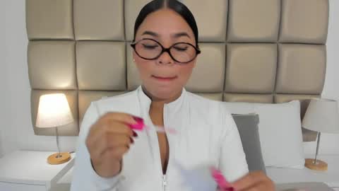 Lilly  online show from May 2026 03:47:01 AM