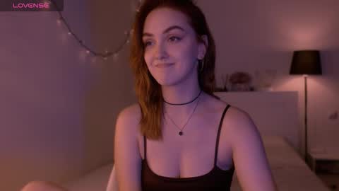 Snapshot of lillyfarey chatting on September 2025 06:07:01 PM LillyFarey online show from September 2025 06:07:01 PM