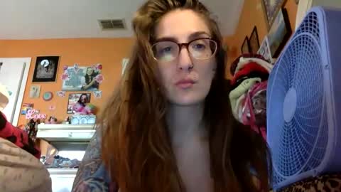 hi guys im back on here 3 online show from May 2026 08:59:01 PM