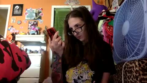 hi guys im back on here 3 online show from June 2026 07:06:02 PM